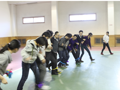 基康公司隆重召開2012年度總結(jié)暨先進表彰大會2-1.png